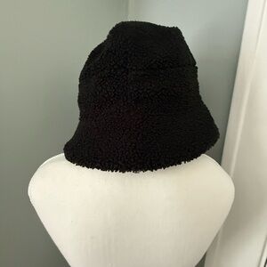 UGG Black Fleece Bucket Hat